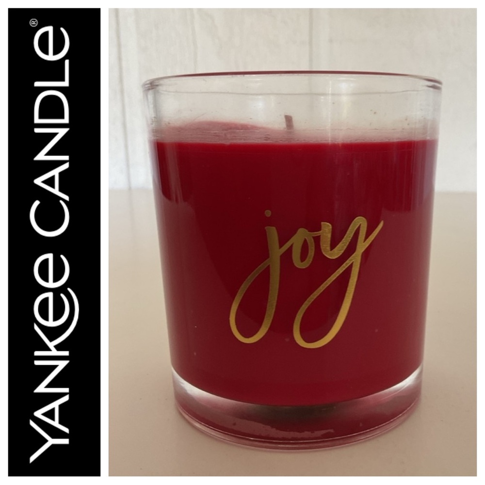 Yankee Candle NWOT sparkling Cinnamon Glass jar Candle